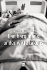 Een berg mens onder witte lakens (e-Book)