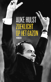 Zoeklicht op het gazon - Auke Hulst (ISBN 9789026333507)